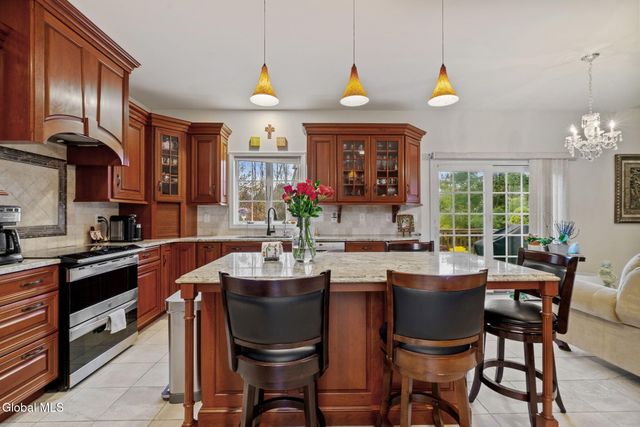 321 Saint Ann Drive, Niskayuna, NY 12309