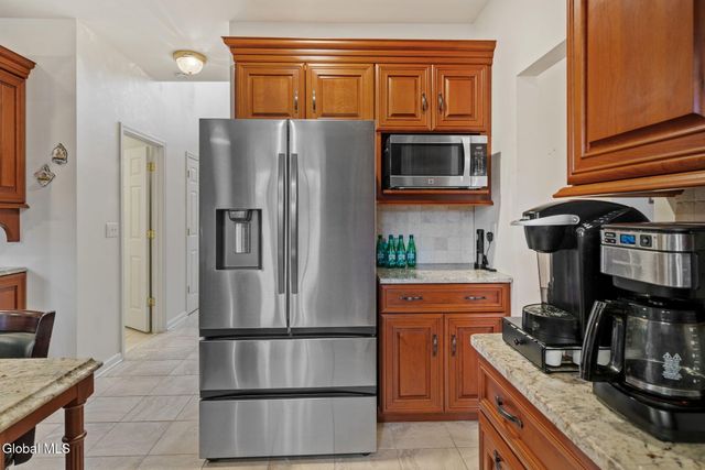 321 Saint Ann Drive, Niskayuna, NY 12309