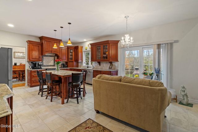 321 Saint Ann Drive, Niskayuna, NY 12309