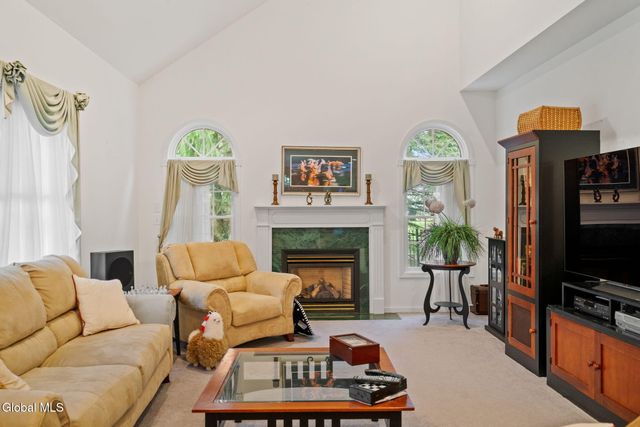 321 Saint Ann Drive, Niskayuna, NY 12309