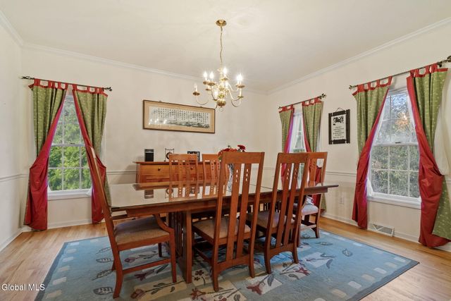 321 Saint Ann Drive, Niskayuna, NY 12309