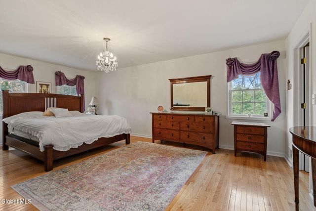 321 Saint Ann Drive, Niskayuna, NY 12309