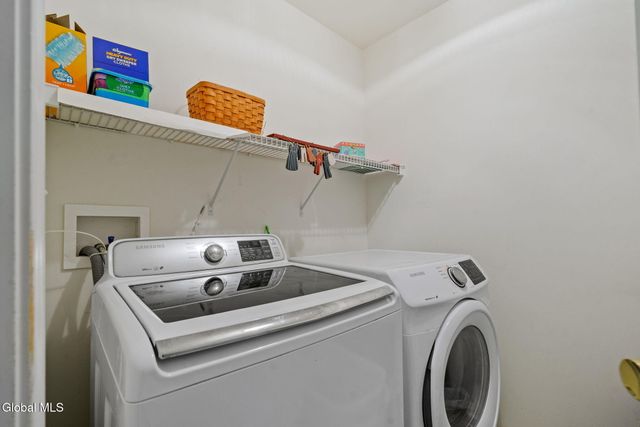 321 Saint Ann Drive, Niskayuna, NY 12309