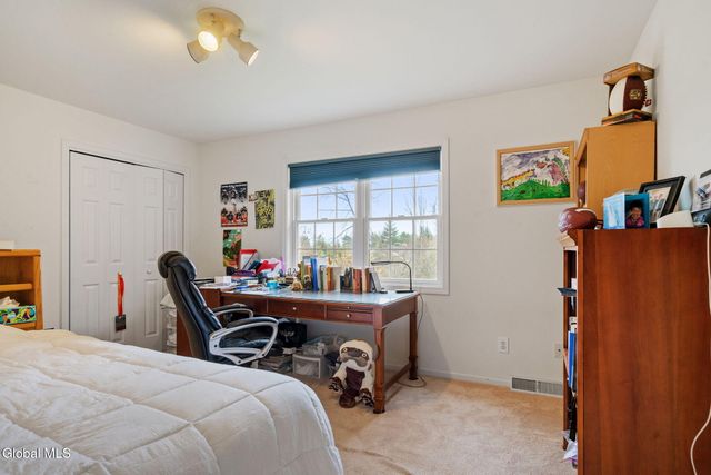 321 Saint Ann Drive, Niskayuna, NY 12309