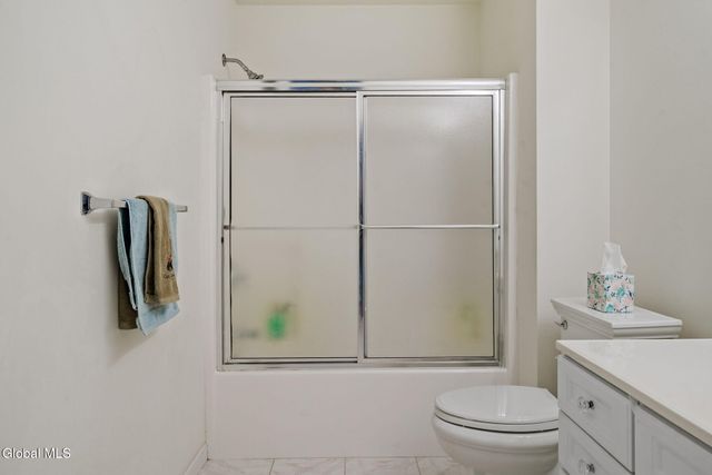 321 Saint Ann Drive, Niskayuna, NY 12309