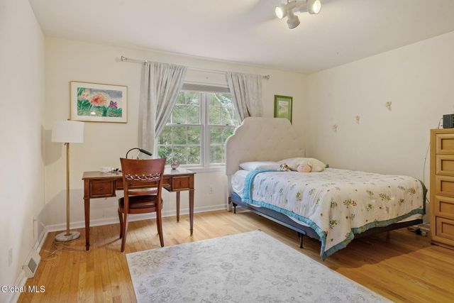 321 Saint Ann Drive, Niskayuna, NY 12309