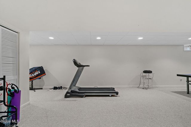 321 Saint Ann Drive, Niskayuna, NY 12309