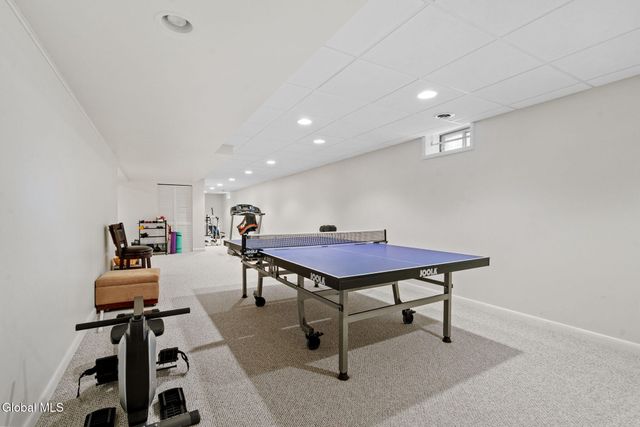 321 Saint Ann Drive, Niskayuna, NY 12309