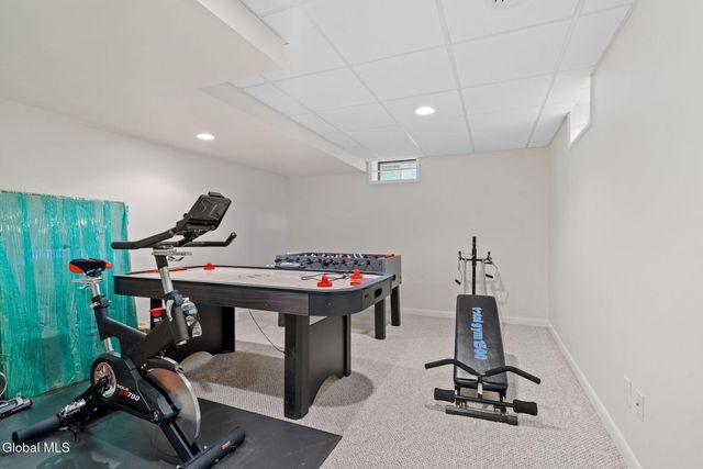 321 Saint Ann Drive, Niskayuna, NY 12309