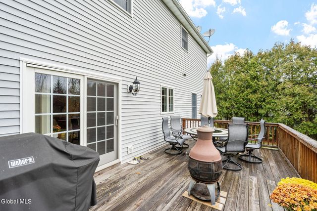 321 Saint Ann Drive, Niskayuna, NY 12309