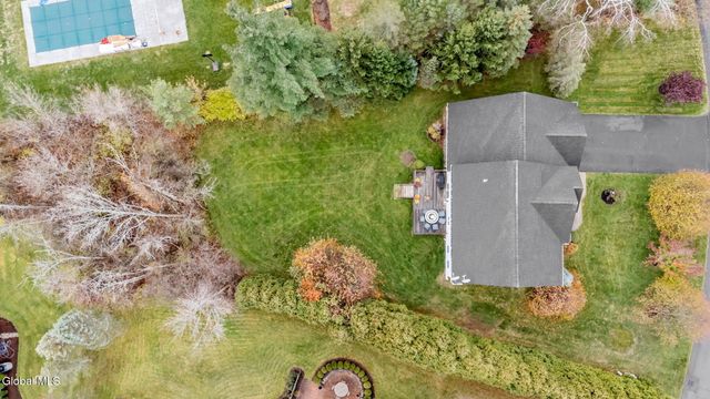 321 Saint Ann Drive, Niskayuna, NY 12309