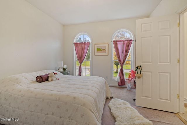 321 Saint Ann Drive, Niskayuna, NY 12309