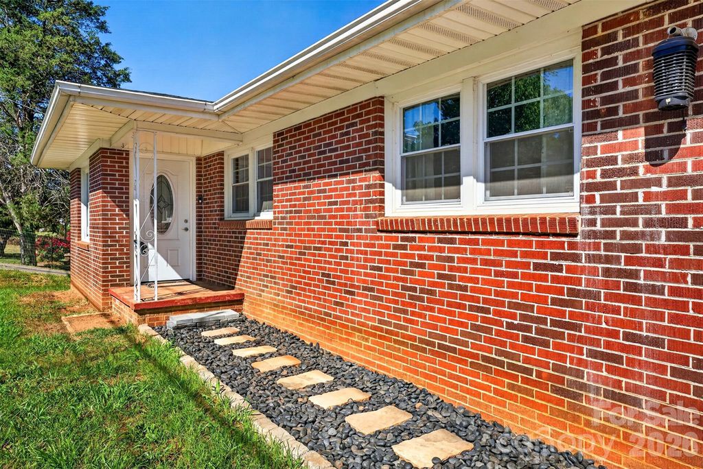 4853 S Main Street, Cowpens, SC 29330