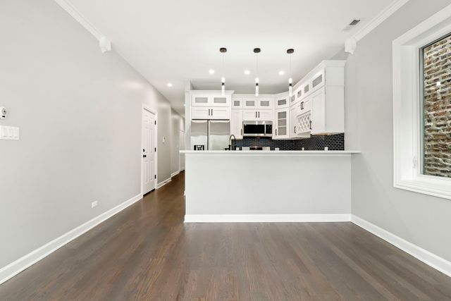 4605 S Langley Avenue 2, Chicago, IL 60653