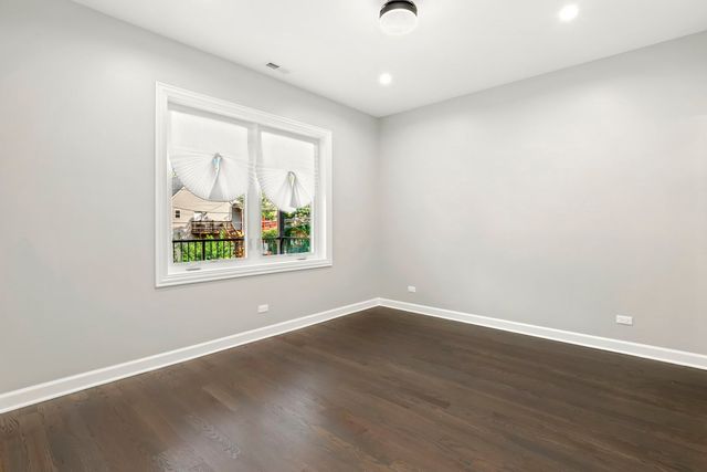 4605 S Langley Avenue 2, Chicago, IL 60653