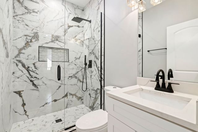 4605 S Langley Avenue 2, Chicago, IL 60653