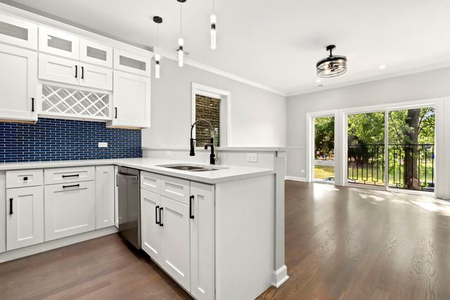 4605 S Langley Avenue 2, Chicago, IL 60653