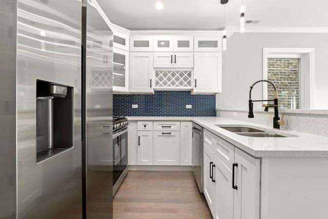 4605 S Langley Avenue 2, Chicago, IL 60653