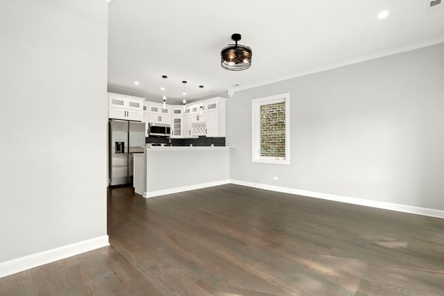 4605 S Langley Avenue 2, Chicago, IL 60653