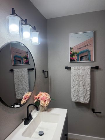 328 N Taylor Street, Gainesville, TX 76240