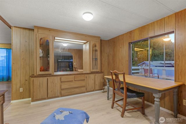 570 Crockett Lake Drive, Coupeville, WA 98239