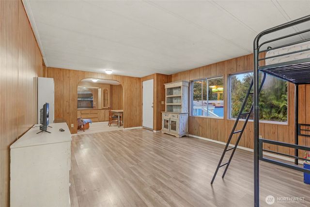 570 Crockett Lake Drive, Coupeville, WA 98239