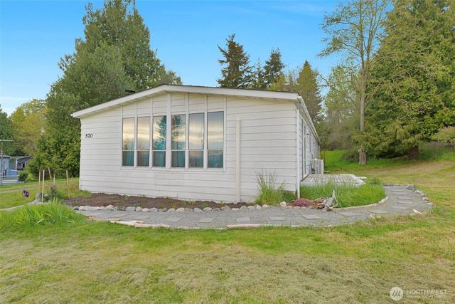 570 Crockett Lake Drive, Coupeville, WA 98239