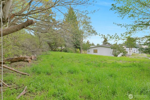 570 Crockett Lake Drive, Coupeville, WA 98239