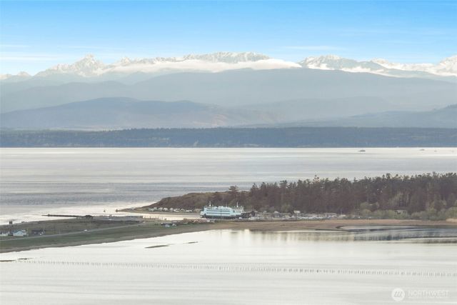 570 Crockett Lake Drive, Coupeville, WA 98239