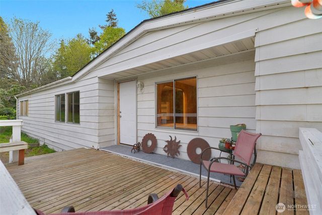 570 Crockett Lake Drive, Coupeville, WA 98239