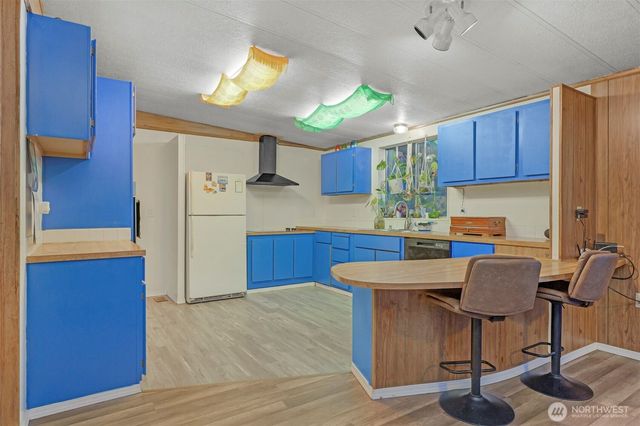570 Crockett Lake Drive, Coupeville, WA 98239