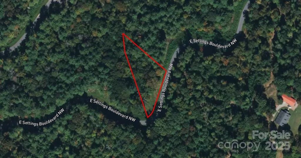 478 E Settings Boulevard NW, Morganton, NC 28655