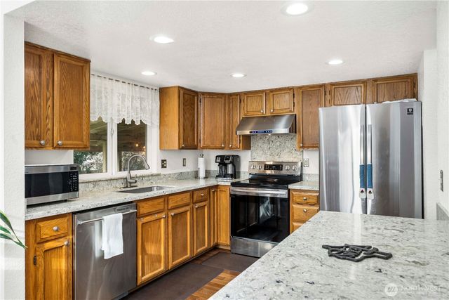 9431 Summerfield Loop SE, Olympia, WA 98513