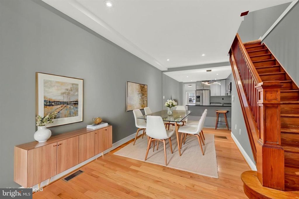 Image 10 of property listing at 1421 HULL ST, Baltimore, MD 21230