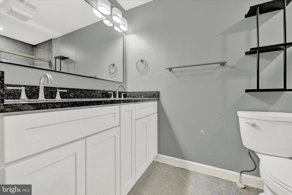 Image 24 of property listing at 1421 HULL ST, Baltimore, MD 21230