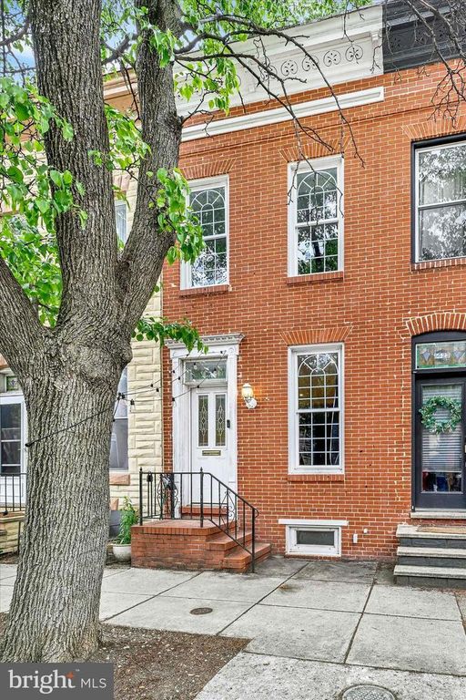 Image 3 of property listing at 1421 HULL ST, Baltimore, MD 21230