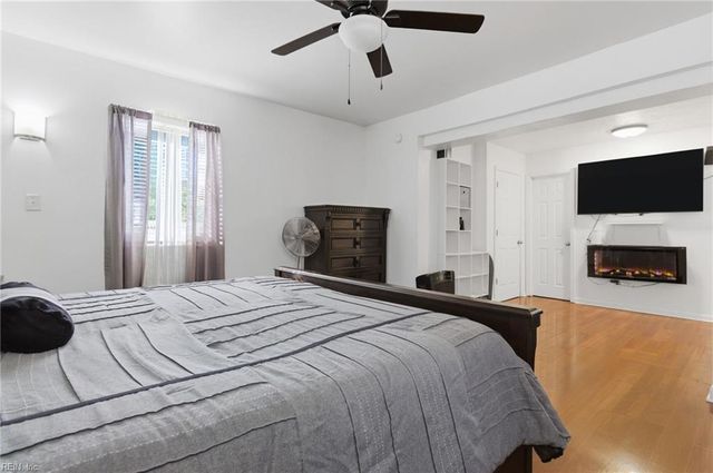 221 Hahn PL, Newport News, VA 23602