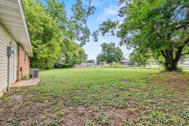 3606 South Moreland Avenue, Springfield, MO 65807