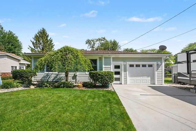 3332 Shawnee Trail, Pinckney, MI 48169