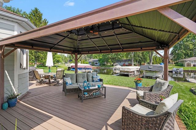 3332 Shawnee Trail, Pinckney, MI 48169