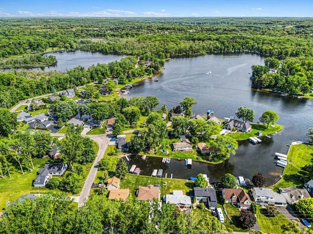 3332 Shawnee Trail, Pinckney, MI 48169