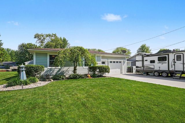 3332 Shawnee Trail, Pinckney, MI 48169