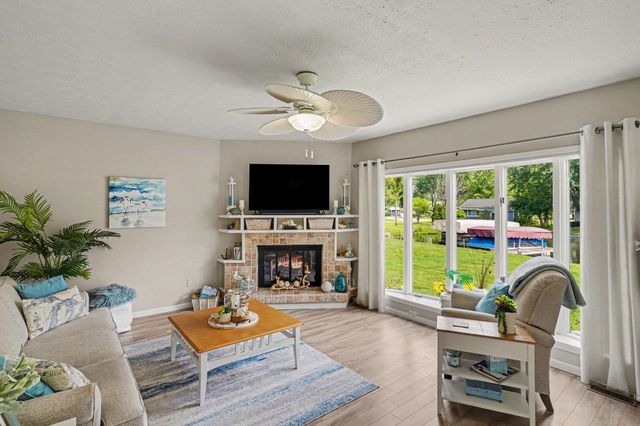 3332 Shawnee Trail, Pinckney, MI 48169