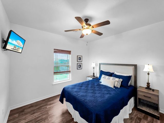 1023 N Bay Street, Gilchrist, TX 77617