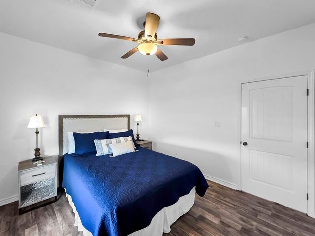 1023 N Bay Street, Gilchrist, TX 77617