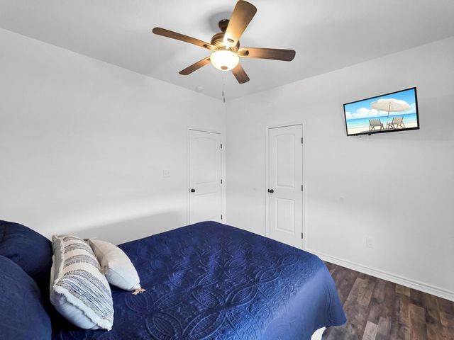 1023 N Bay Street, Gilchrist, TX 77617