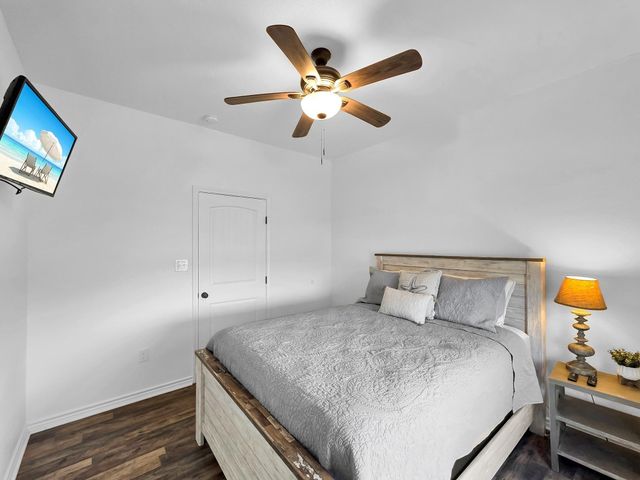 1023 N Bay Street, Gilchrist, TX 77617