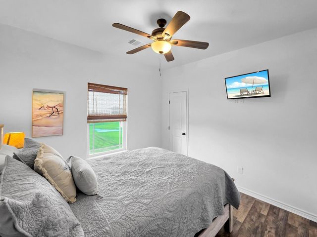 1023 N Bay Street, Gilchrist, TX 77617