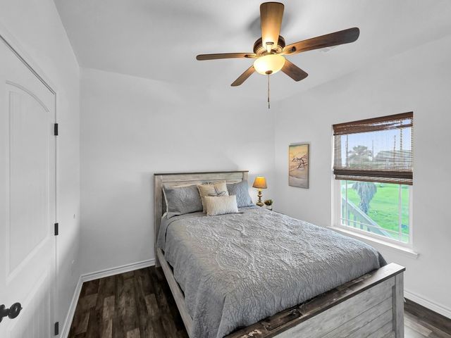 1023 N Bay Street, Gilchrist, TX 77617