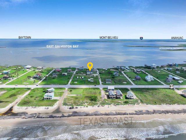 1023 N Bay Street, Gilchrist, TX 77617